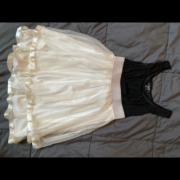 Sequin Hearts Other - Classy Dress